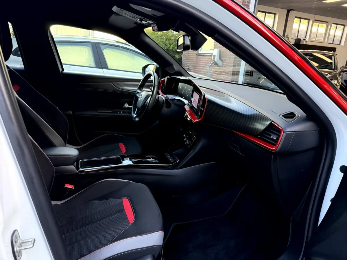 1.2 Turbo 130pk GS Line Camera, App Connect, 18''Lmv