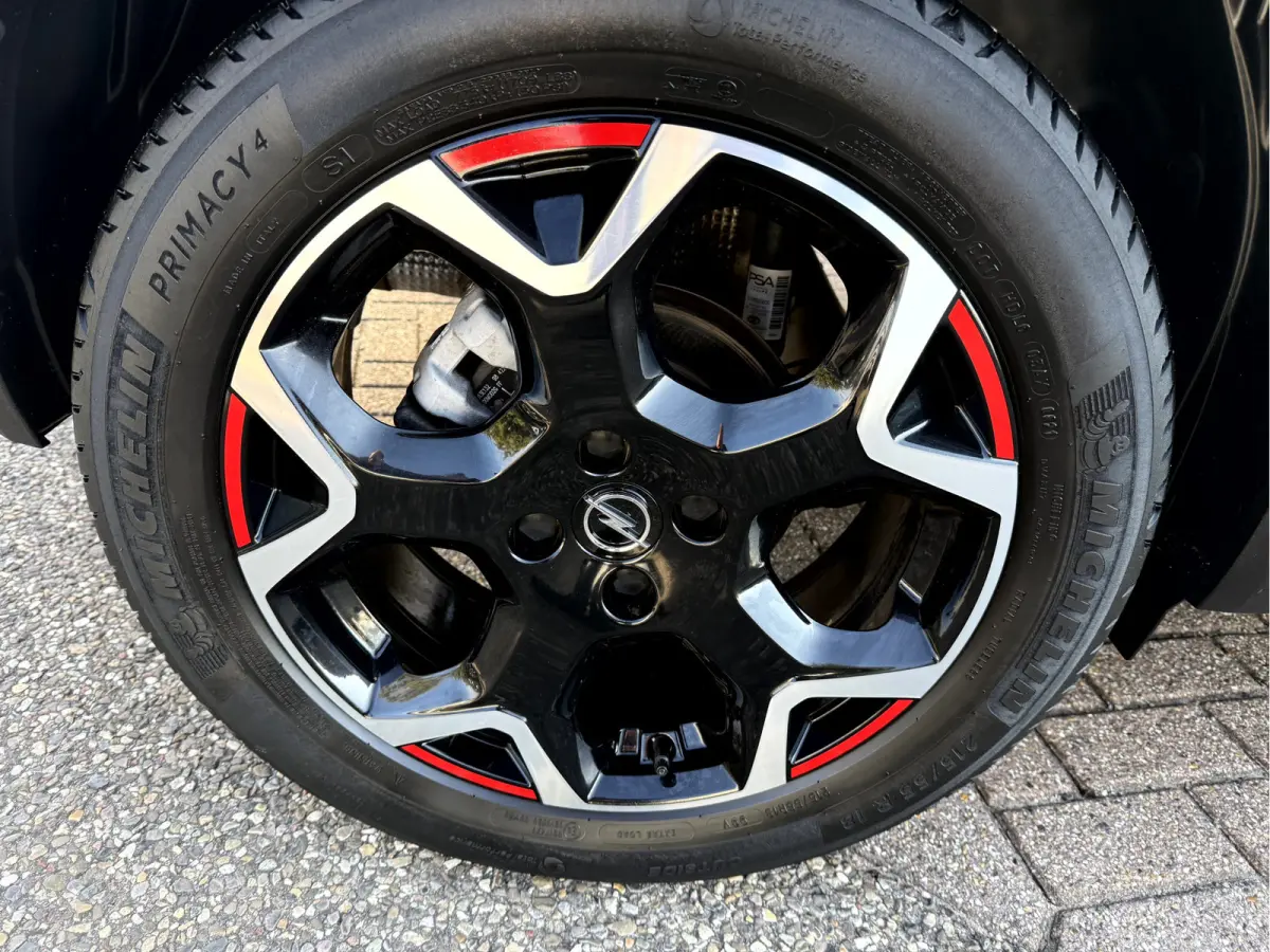 1.2 Turbo 130pk GS Line Camera, App Connect, 18''Lmv