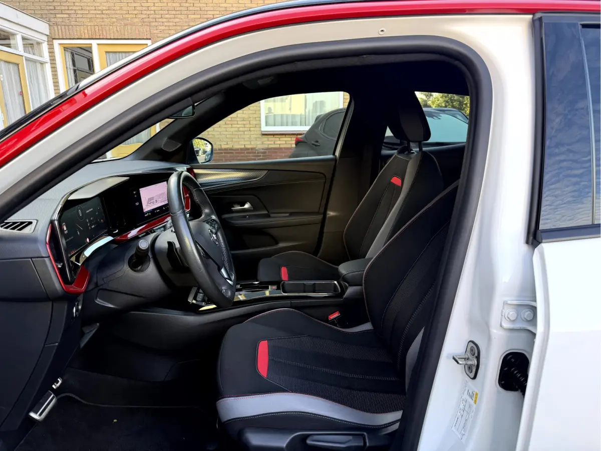 1.2 Turbo 130pk GS Line Camera, App Connect, 18''Lmv