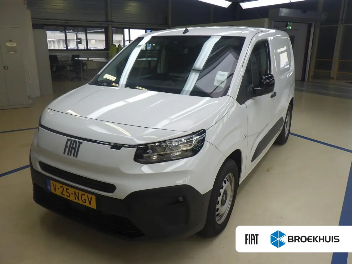 50 kWH 136pk | Airconditioning handmatig | Centrale deurvergrendeling met afstandsbediening | Cruise control met snelheidsbegrenzer (bediening achter het stuurwiel)