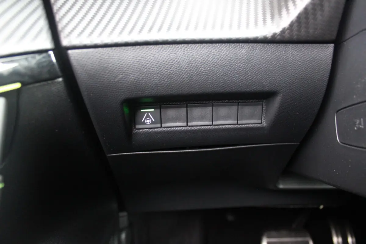 1.2 Hybrid 110PK AUTOMAAT GT | CAMERA VOOR + ACHTER | NAVIGATIE | DRAADLOZE APPLE CARPLAY/ANDROID AUTO | FULL LED KOPLAMPEN | LICHTMETALEN VELGEN 17" | DODEHOEK DETECTIE | DRAADLOZE TELEFOON