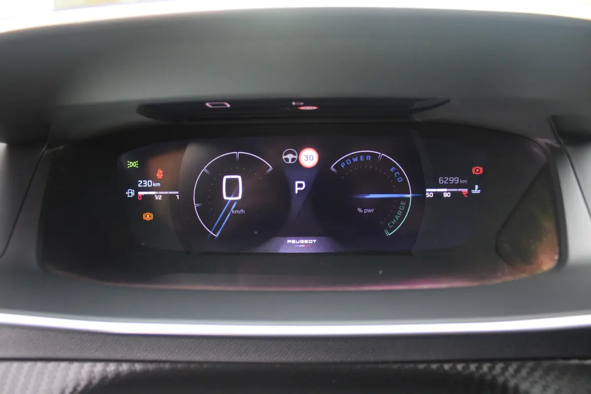 1.2 Hybrid 110PK AUTOMAAT GT | CAMERA VOOR + ACHTER | NAVIGATIE | DRAADLOZE APPLE CARPLAY/ANDROID AUTO | FULL LED KOPLAMPEN | LICHTMETALEN VELGEN 17" | DODEHOEK DETECTIE | DRAADLOZE TELEFOON