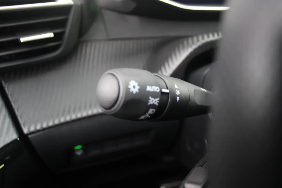 1.2 Hybrid 110PK AUTOMAAT GT | CAMERA VOOR + ACHTER | NAVIGATIE | DRAADLOZE APPLE CARPLAY/ANDROID AUTO | FULL LED KOPLAMPEN | LICHTMETALEN VELGEN 17" | DODEHOEK DETECTIE | DRAADLOZE TELEFOON