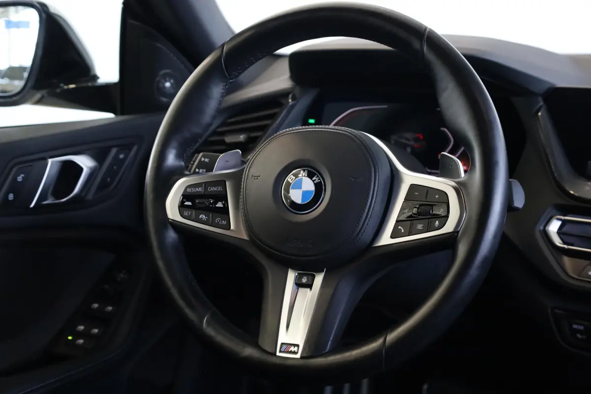 220i | M Sport Pro | Glazen Panoramadak | Harman/Kardon | Head-Up Display | Stuur- & Stoelverwarming | Active Cruise Control