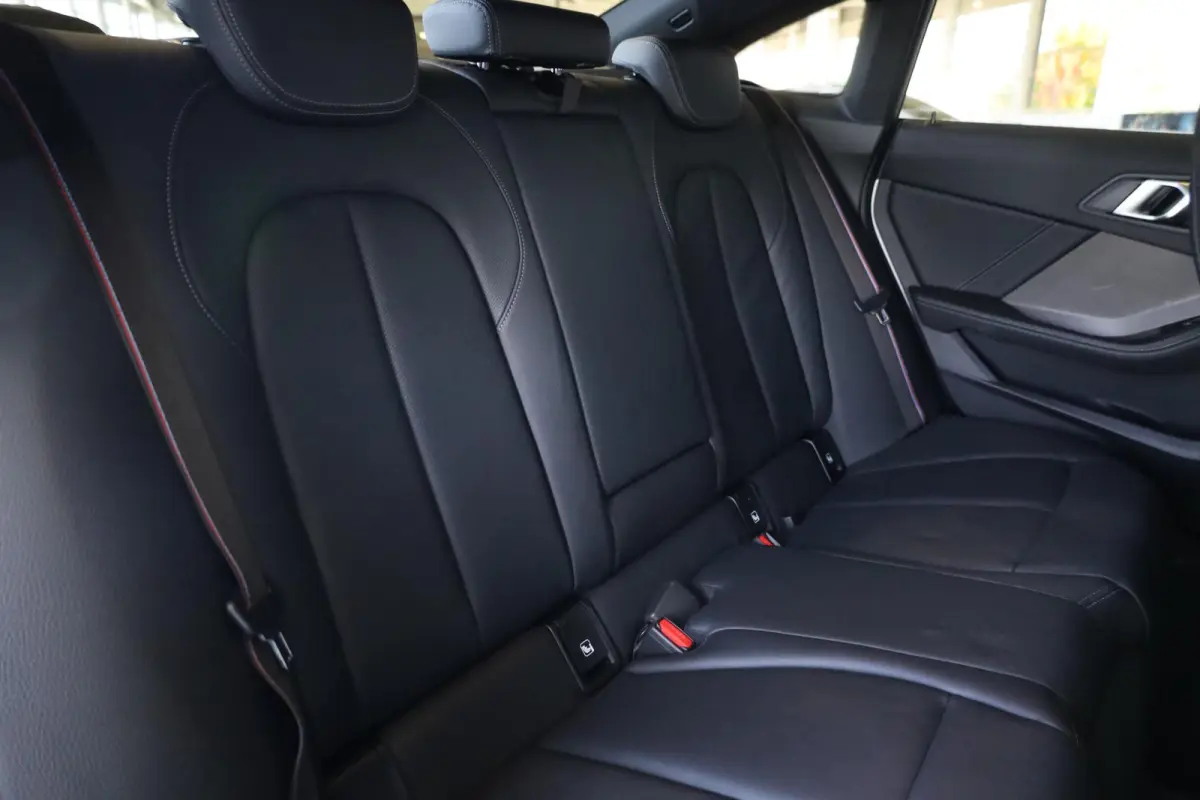 220i | M Sport Pro | Glazen Panoramadak | Harman/Kardon | Head-Up Display | Stuur- & Stoelverwarming | Active Cruise Control