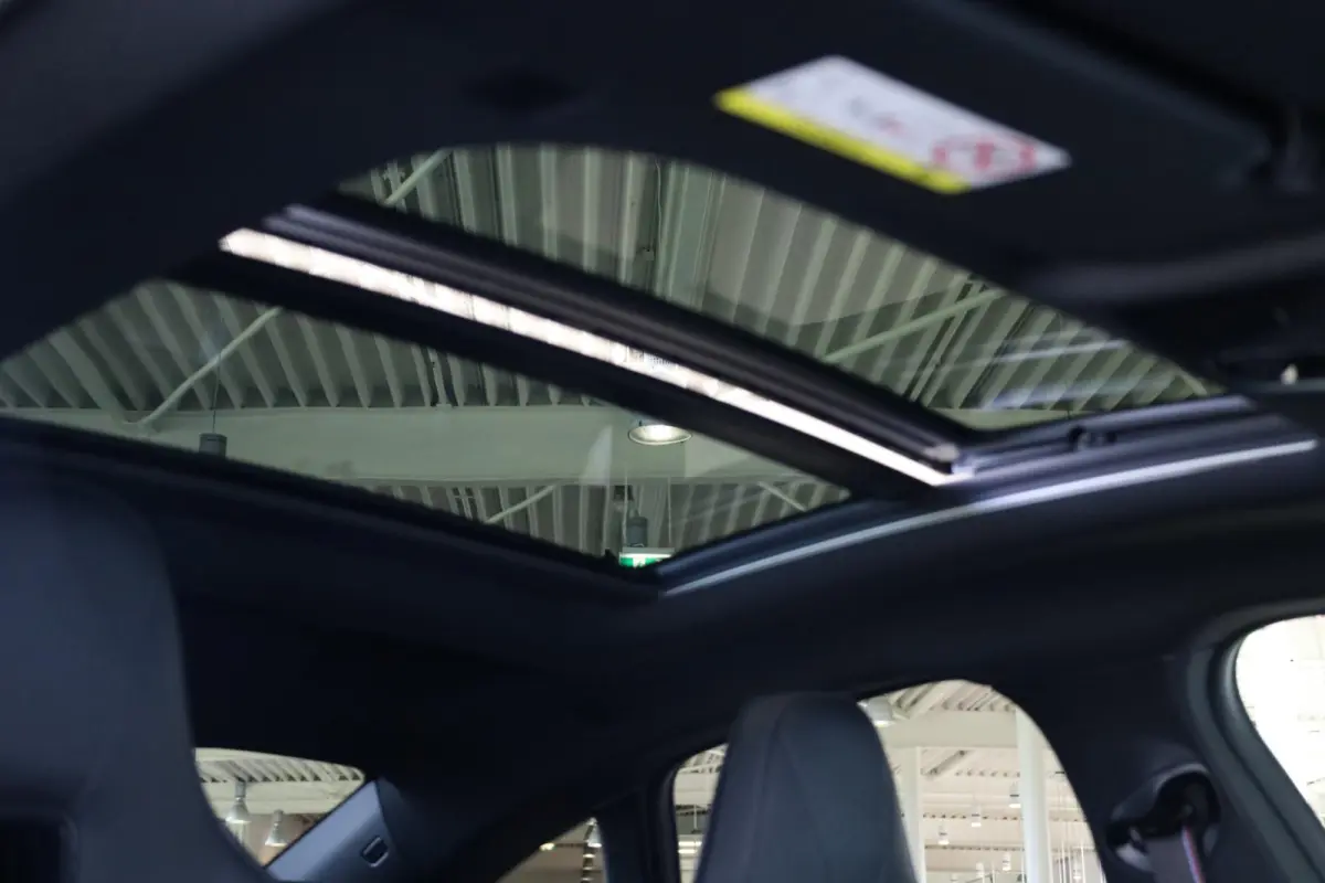220i | M Sport Pro | Glazen Panoramadak | Harman/Kardon | Head-Up Display | Stuur- & Stoelverwarming | Active Cruise Control
