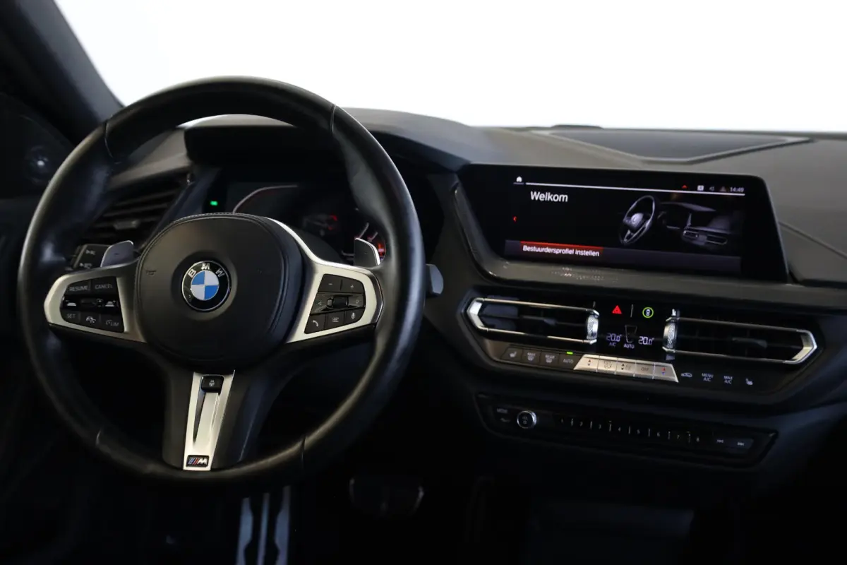 220i | M Sport Pro | Glazen Panoramadak | Harman/Kardon | Head-Up Display | Stuur- & Stoelverwarming | Active Cruise Control