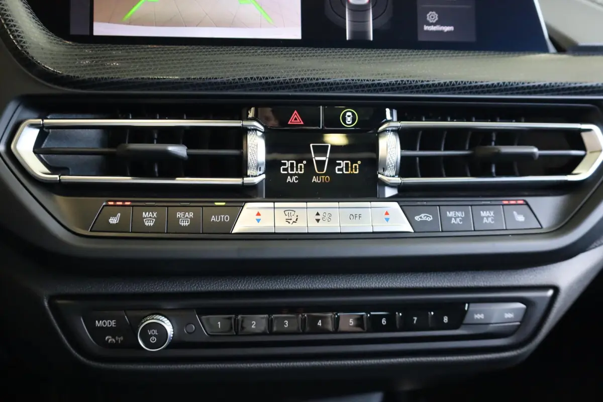 220i | M Sport Pro | Glazen Panoramadak | Harman/Kardon | Head-Up Display | Stuur- & Stoelverwarming | Active Cruise Control