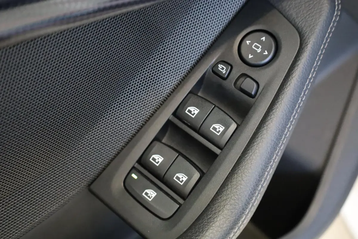 220i | M Sport Pro | Glazen Panoramadak | Harman/Kardon | Head-Up Display | Stuur- & Stoelverwarming | Active Cruise Control