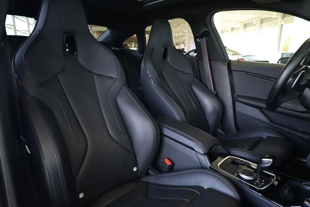 220i | M Sport Pro | Glazen Panoramadak | Harman/Kardon | Head-Up Display | Stuur- & Stoelverwarming | Active Cruise Control