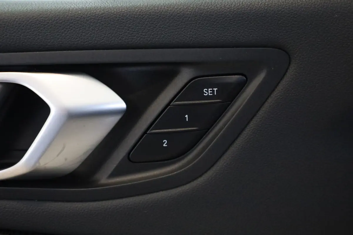 220i | M Sport Pro | Glazen Panoramadak | Harman/Kardon | Head-Up Display | Stuur- & Stoelverwarming | Active Cruise Control