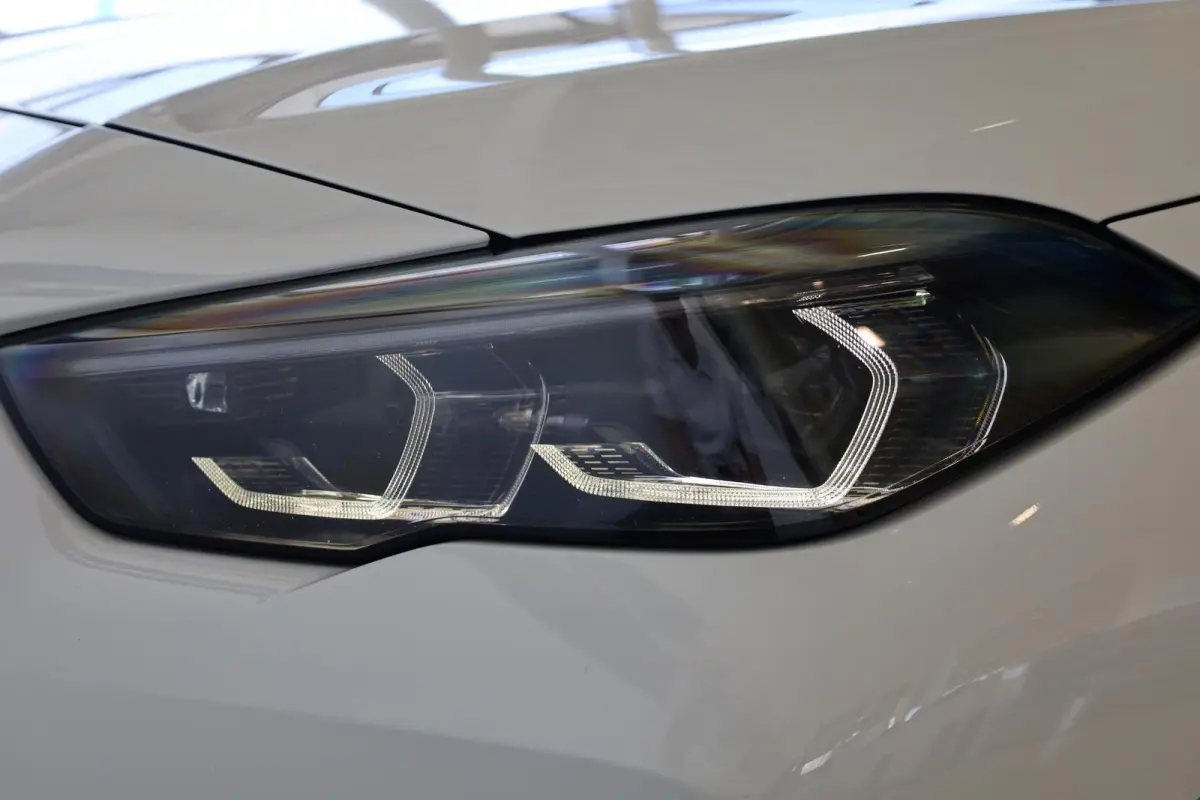 220i | M Sport Pro | Glazen Panoramadak | Harman/Kardon | Head-Up Display | Stuur- & Stoelverwarming | Active Cruise Control