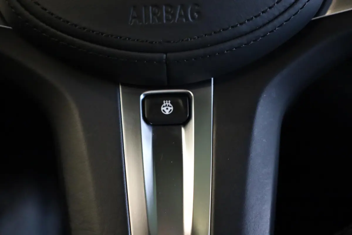 220i | M Sport Pro | Glazen Panoramadak | Harman/Kardon | Head-Up Display | Stuur- & Stoelverwarming | Active Cruise Control