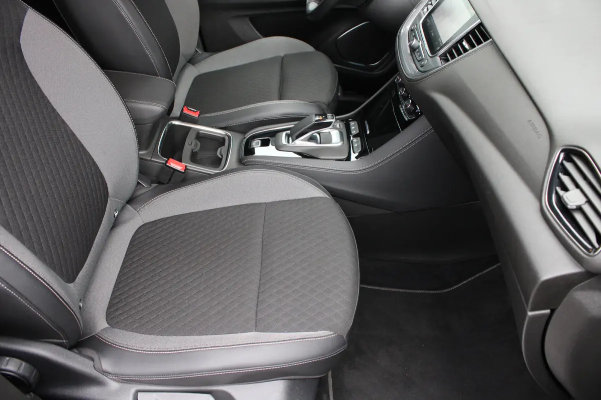 1.6 Turbo Hybrid Business Edition | Automaat | Navigatie | Camera | Stoelverwarming | All season | Trekhaak | 52.000km |