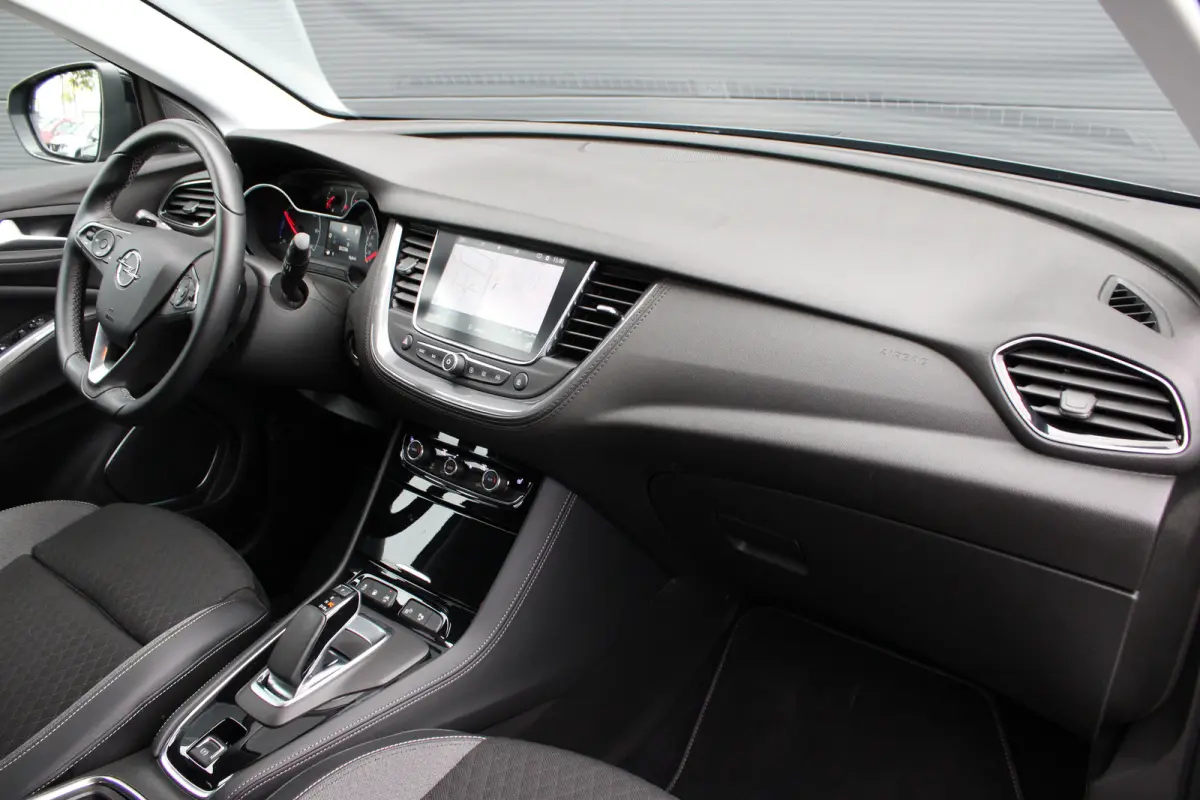 1.6 Turbo Hybrid Business Edition | Automaat | Navigatie | Camera | Stoelverwarming | All season | Trekhaak | 52.000km |