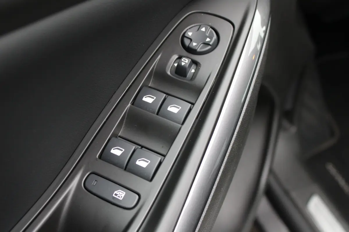 1.6 Turbo Hybrid Business Edition | Automaat | Navigatie | Camera | Stoelverwarming | All season | Trekhaak | 52.000km |