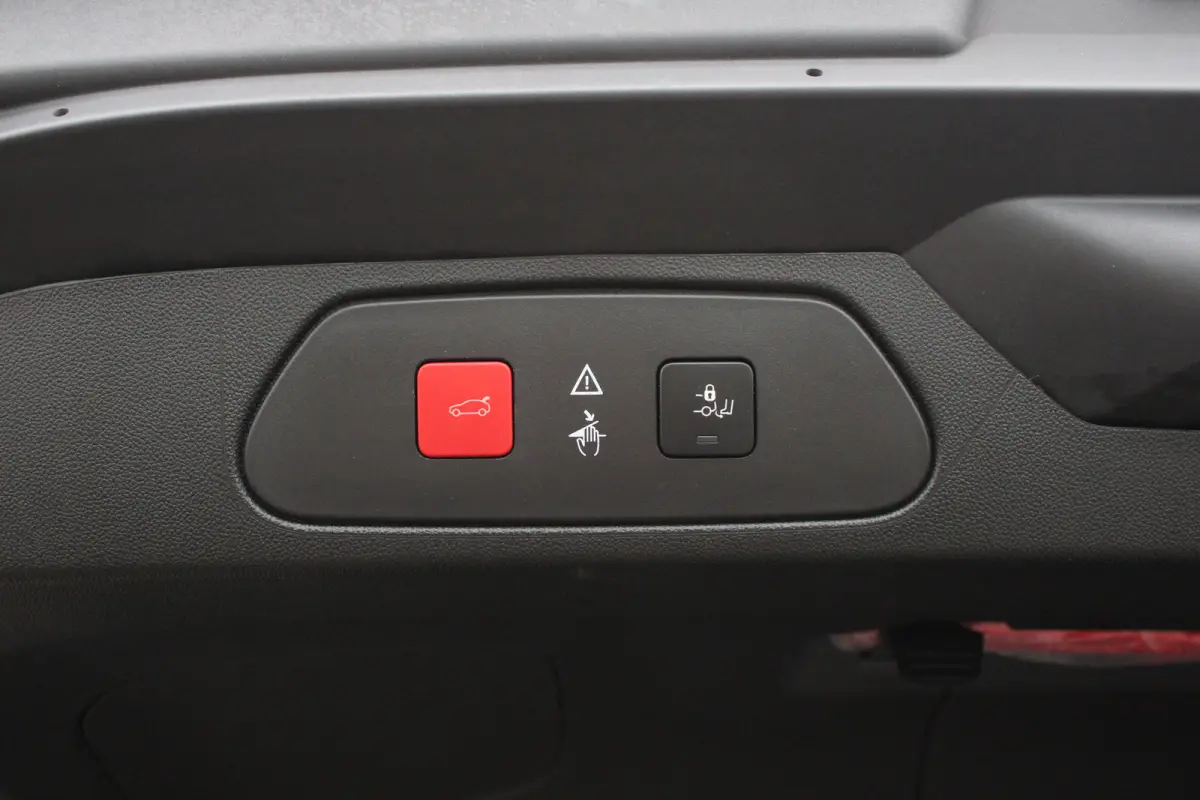 1.6 Turbo Hybrid Business Edition | Automaat | Navigatie | Camera | Stoelverwarming | All season | Trekhaak | 52.000km |