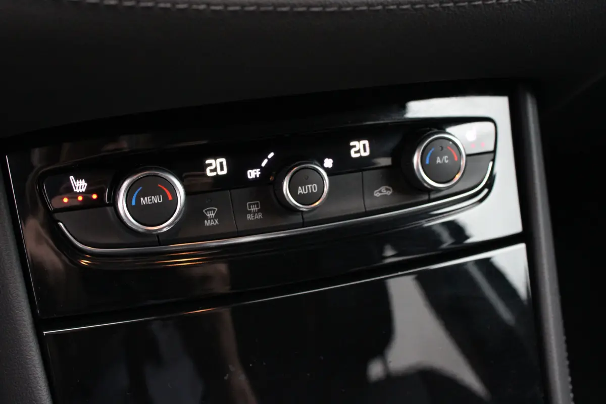 1.6 Turbo Hybrid Business Edition | Automaat | Navigatie | Camera | Stoelverwarming | All season | Trekhaak | 52.000km |