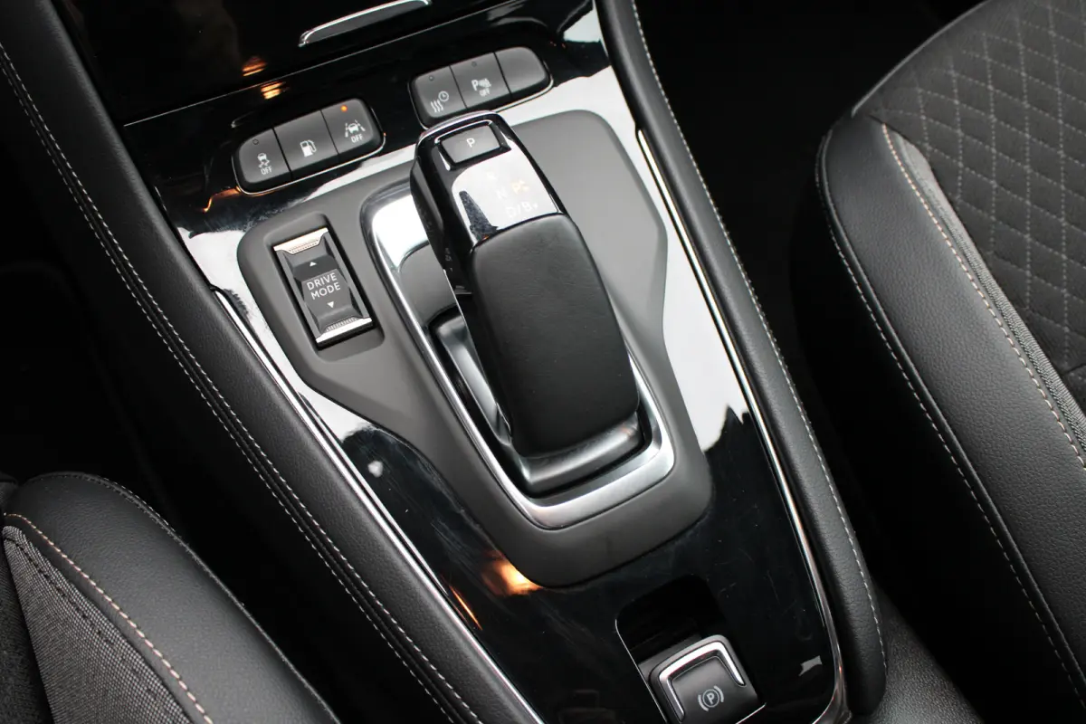 1.6 Turbo Hybrid Business Edition | Automaat | Navigatie | Camera | Stoelverwarming | All season | Trekhaak | 52.000km |