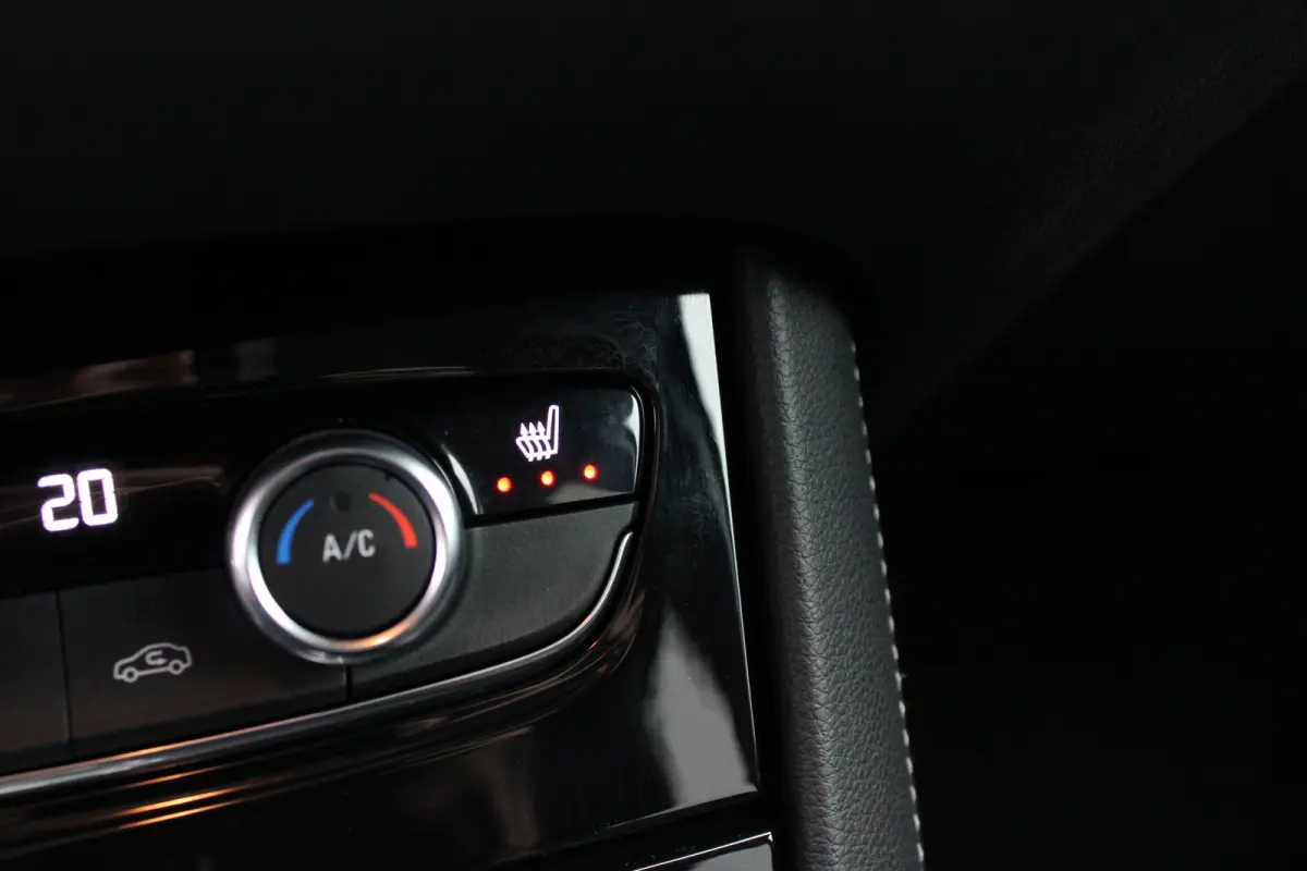 1.6 Turbo Hybrid Business Edition | Automaat | Navigatie | Camera | Stoelverwarming | All season | Trekhaak | 52.000km |