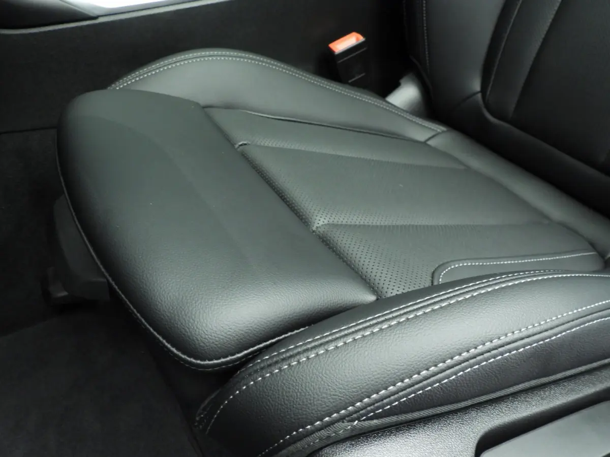 320i | M-Sportpakket | LED | Navigatie | Schuifdak | Trekhaak | Stoelverwarming | DAB | Hifi speakers | Alu 18 inch