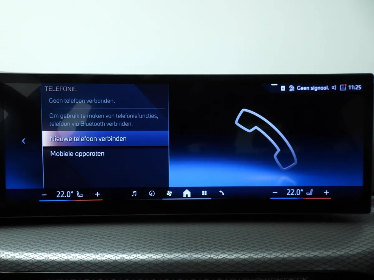 320i | M-Sportpakket | LED | Navigatie | Schuifdak | Trekhaak | Stoelverwarming | DAB | Hifi speakers | Alu 18 inch