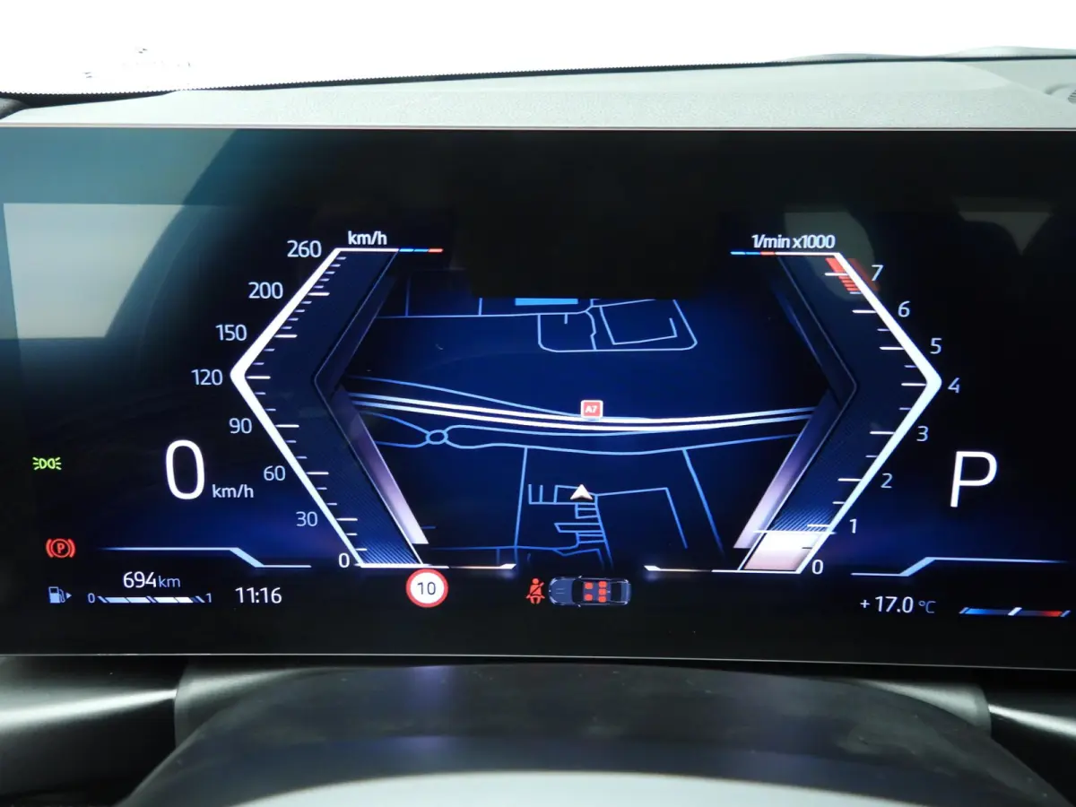 320i | M-Sportpakket | LED | Navigatie | Schuifdak | Trekhaak | Stoelverwarming | DAB | Hifi speakers | Alu 18 inch
