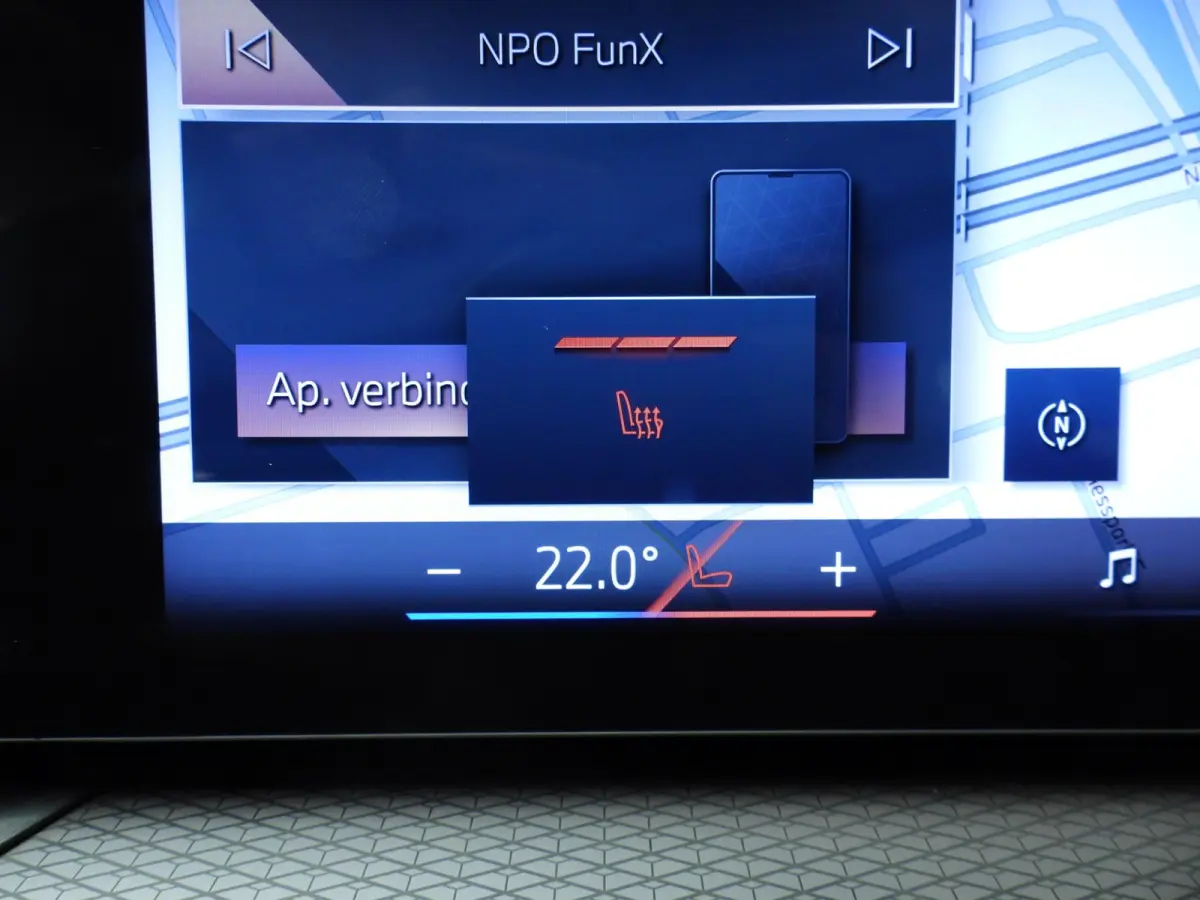 320i | M-Sportpakket | LED | Navigatie | Schuifdak | Trekhaak | Stoelverwarming | DAB | Hifi speakers | Alu 18 inch