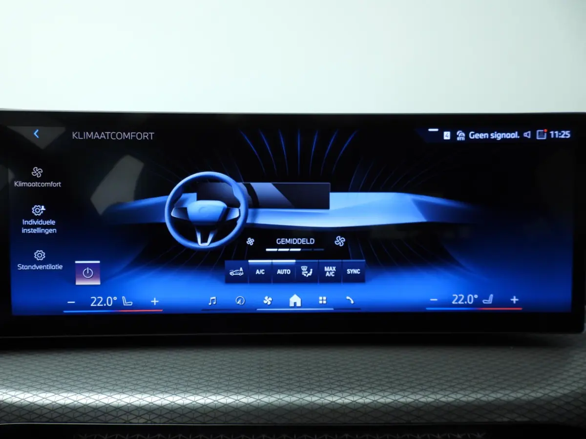 320i | M-Sportpakket | LED | Navigatie | Schuifdak | Trekhaak | Stoelverwarming | DAB | Hifi speakers | Alu 18 inch