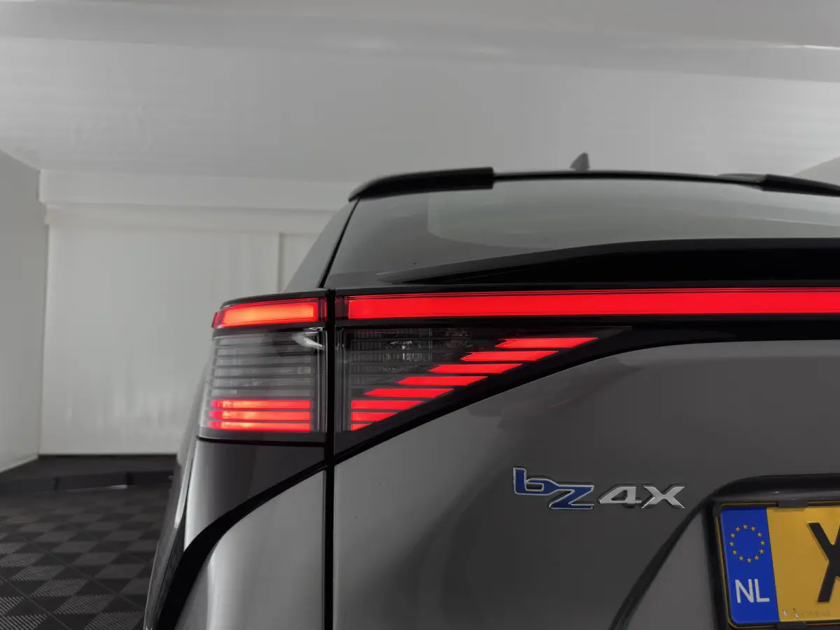 Business 71 kWh (3-Fase-11kW) {SoH-88%} (INCL-BTW) *HEATPUMP | FULL-LED | DIGI-COCKPIT | ADAPTIVE-CRUISE | CAMERA | NAVI-FULLMAP | KEYLESS | ECC | TOWBAR | CARPLAY | DAB | 18''ALU*
