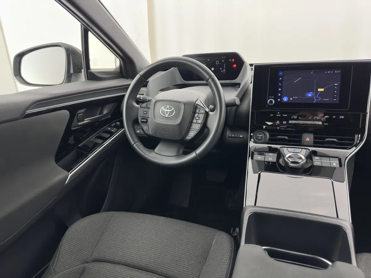 Business 71 kWh (3-Fase-11kW) {SoH-88%} (INCL-BTW) *HEATPUMP | FULL-LED | DIGI-COCKPIT | ADAPTIVE-CRUISE | CAMERA | NAVI-FULLMAP | KEYLESS | ECC | TOWBAR | CARPLAY | DAB | 18''ALU*