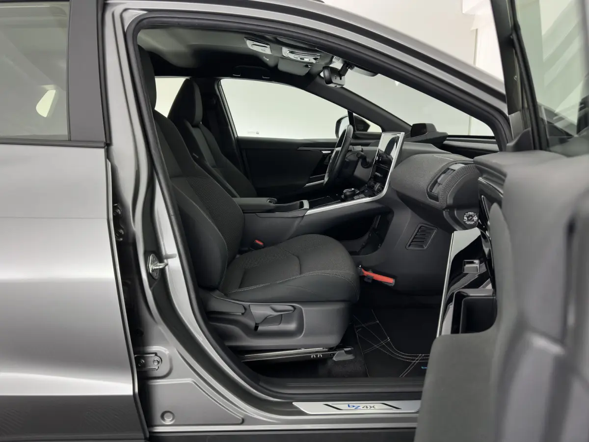 Business 71 kWh (3-Fase-11kW) {SoH-88%} (INCL-BTW) *HEATPUMP | FULL-LED | DIGI-COCKPIT | ADAPTIVE-CRUISE | CAMERA | NAVI-FULLMAP | KEYLESS | ECC | TOWBAR | CARPLAY | DAB | 18''ALU*