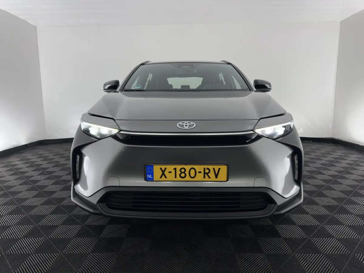 Business 71 kWh (3-Fase-11kW) {SoH-88%} (INCL-BTW) *HEATPUMP | FULL-LED | DIGI-COCKPIT | ADAPTIVE-CRUISE | CAMERA | NAVI-FULLMAP | KEYLESS | ECC | TOWBAR | CARPLAY | DAB | 18''ALU*