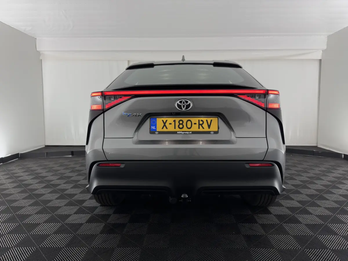 Business 71 kWh (3-Fase-11kW) {SoH-88%} (INCL-BTW) *HEATPUMP | FULL-LED | DIGI-COCKPIT | ADAPTIVE-CRUISE | CAMERA | NAVI-FULLMAP | KEYLESS | ECC | TOWBAR | CARPLAY | DAB | 18''ALU*