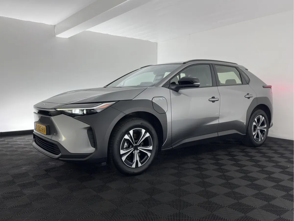 Business 71 kWh (3-Fase-11kW) {SoH-88%} (INCL-BTW) *HEATPUMP | FULL-LED | DIGI-COCKPIT | ADAPTIVE-CRUISE | CAMERA | NAVI-FULLMAP | KEYLESS | ECC | TOWBAR | CARPLAY | DAB | 18''ALU*