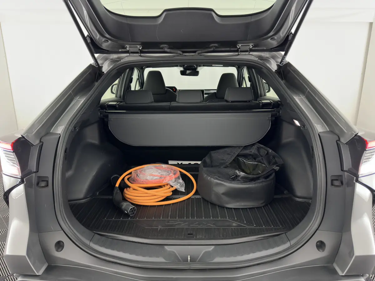 Business 71 kWh (3-Fase-11kW) {SoH-88%} (INCL-BTW) *HEATPUMP | FULL-LED | DIGI-COCKPIT | ADAPTIVE-CRUISE | CAMERA | NAVI-FULLMAP | KEYLESS | ECC | TOWBAR | CARPLAY | DAB | 18''ALU*