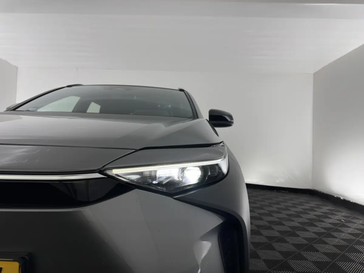 Business 71 kWh (3-Fase-11kW) {SoH-88%} (INCL-BTW) *HEATPUMP | FULL-LED | DIGI-COCKPIT | ADAPTIVE-CRUISE | CAMERA | NAVI-FULLMAP | KEYLESS | ECC | TOWBAR | CARPLAY | DAB | 18''ALU*