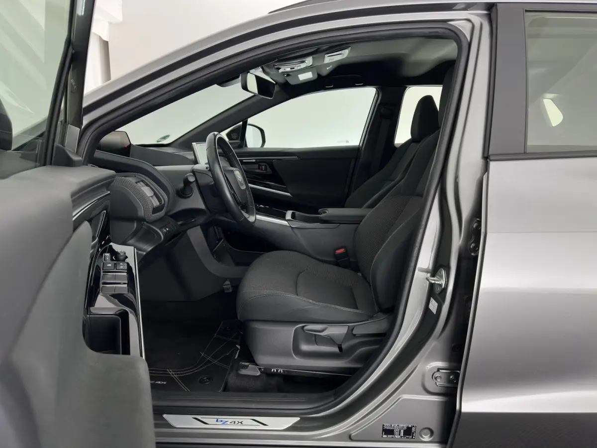 Business 71 kWh (3-Fase-11kW) {SoH-88%} (INCL-BTW) *HEATPUMP | FULL-LED | DIGI-COCKPIT | ADAPTIVE-CRUISE | CAMERA | NAVI-FULLMAP | KEYLESS | ECC | TOWBAR | CARPLAY | DAB | 18''ALU*