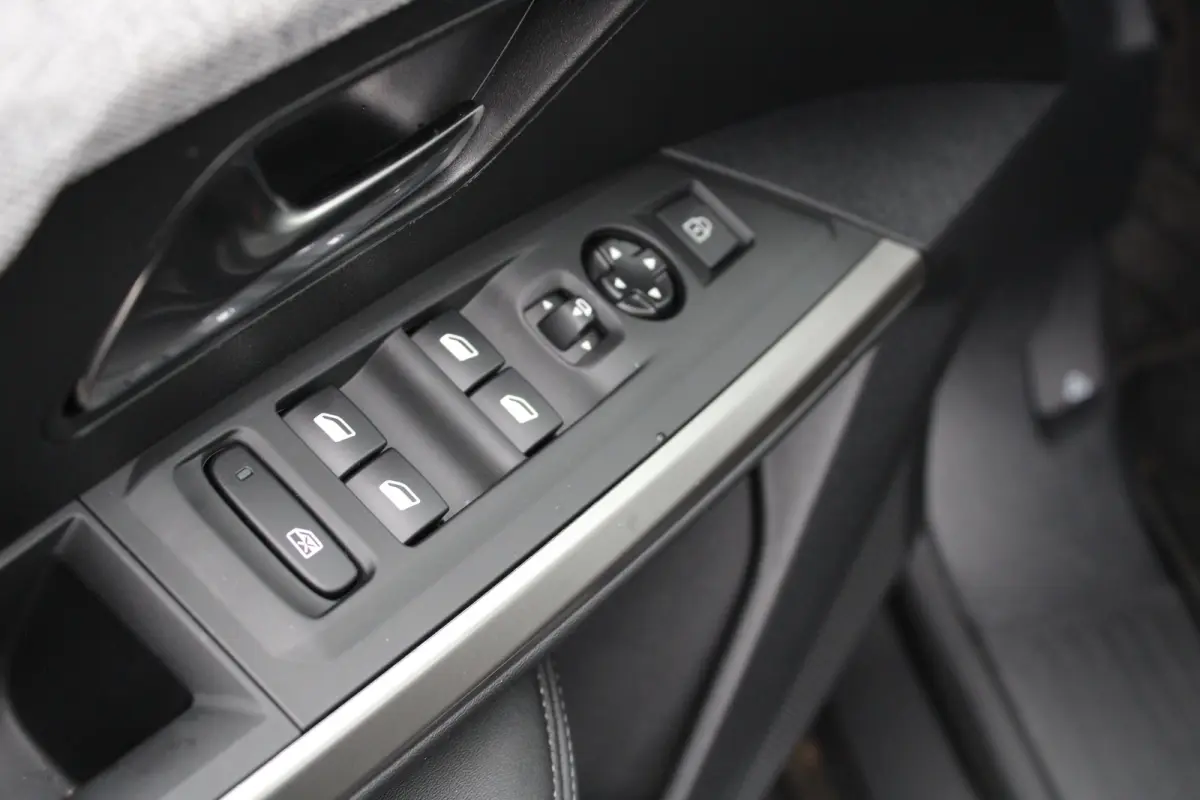 1.2 Hybrid 136 Allure | Automaat | Navigatie | Camera | Adaptieve cruise control | Apple carplay |