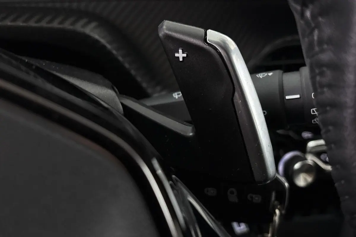 1.2 Hybrid 100 e-DCS6 Allure Apple CarPlay Climate Control
