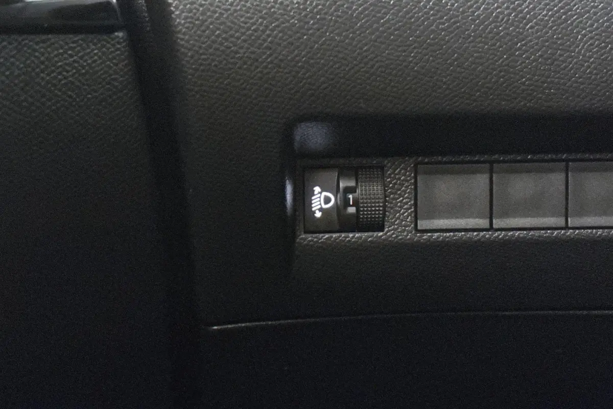 1.2 Hybrid 100 e-DCS6 Allure Apple CarPlay Climate Control