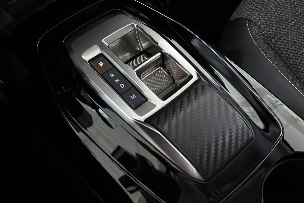 1.2 Hybrid 100 e-DCS6 Allure Apple CarPlay Climate Control