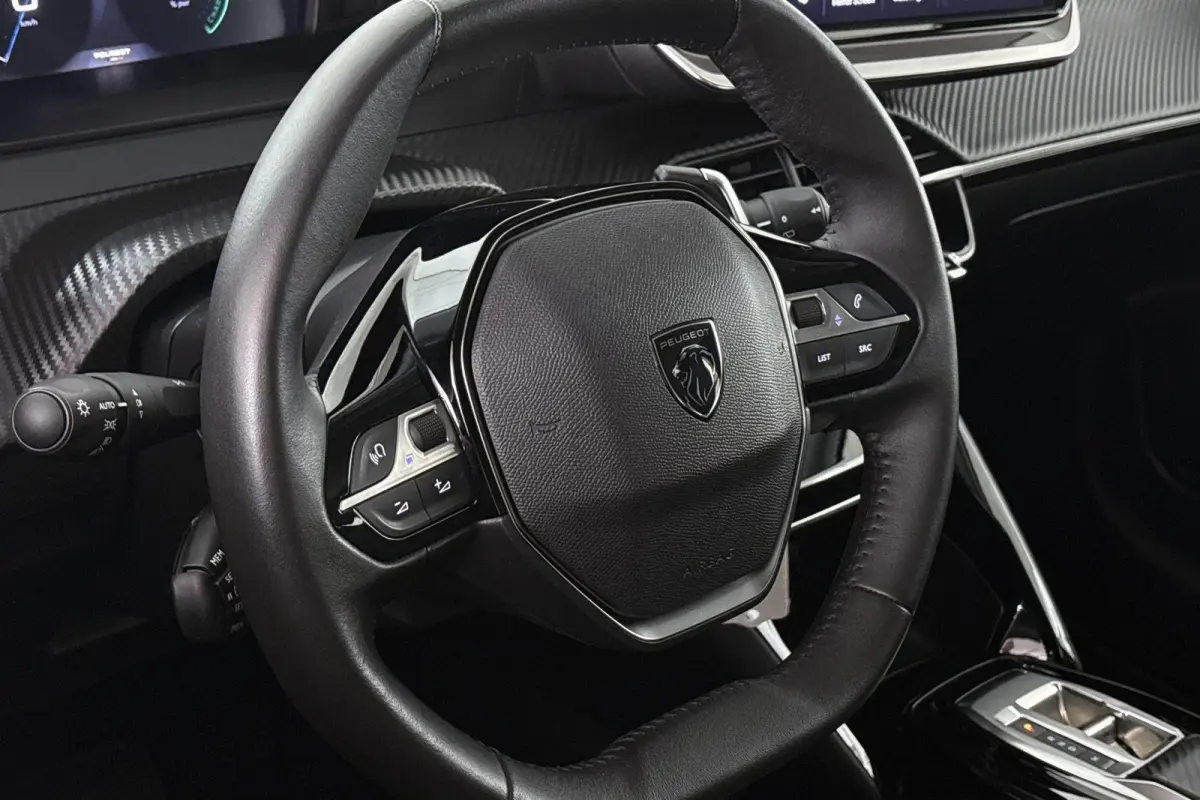1.2 Hybrid 100 e-DCS6 Allure Apple CarPlay Climate Control