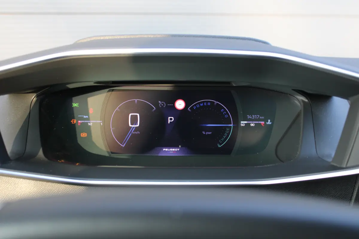 Hybrid 100 e-DCS6 GT | Automaat | Navi by app | Camera | Apple carplay | 14.000km |