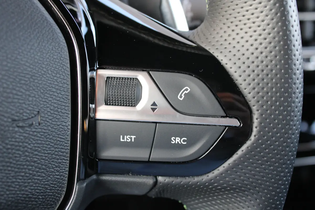 Hybrid 100 e-DCS6 GT | Automaat | Navi by app | Camera | Apple carplay | 14.000km |