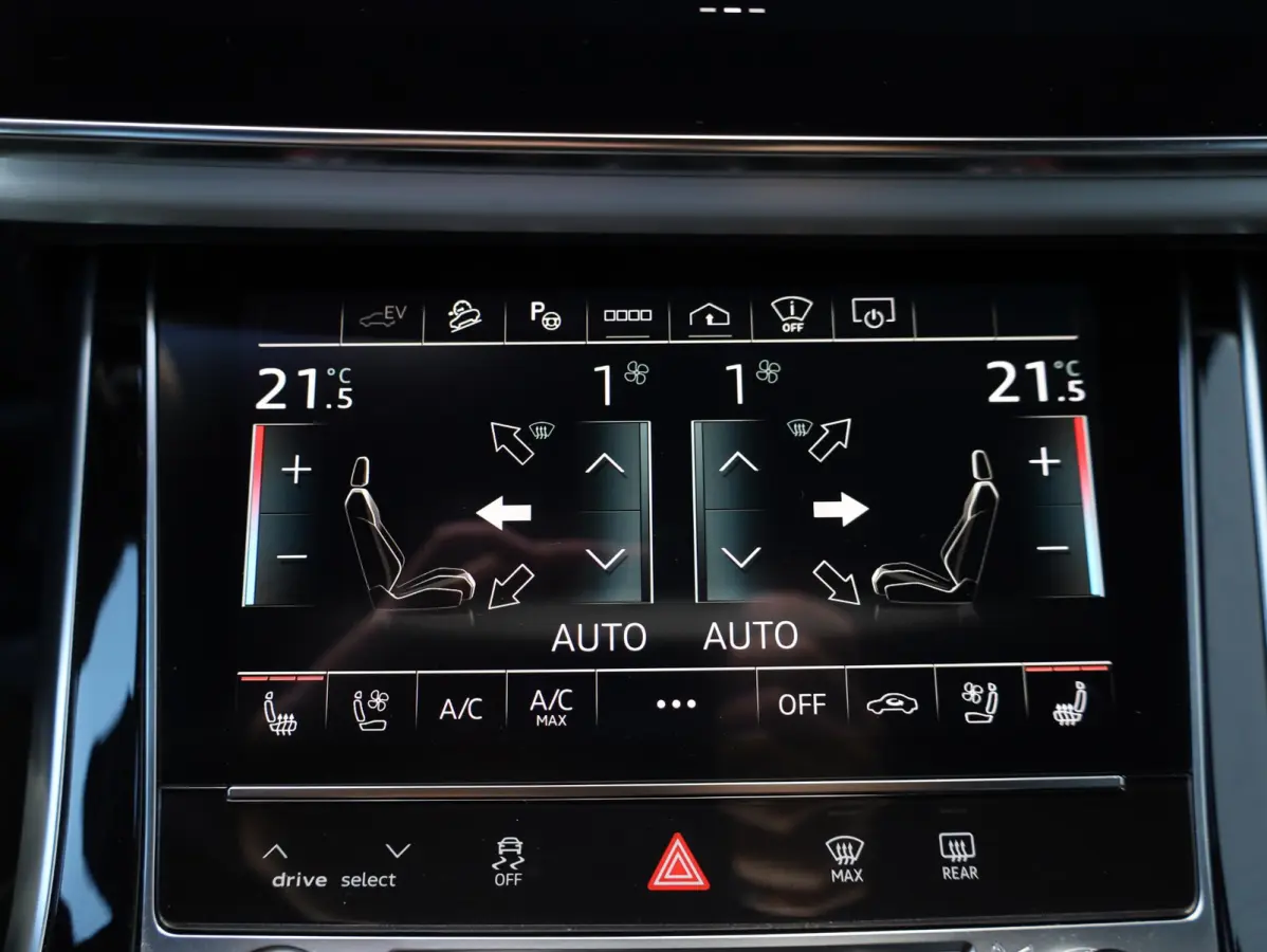 55 TFSI e quattro S-Line 381PK | Panodak | Leer Valcona | RS Seats | B&O | HuD | Nightvision | Memory | Keyless | Trekhaak |