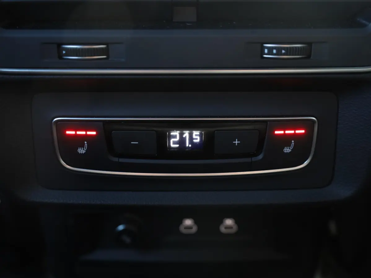 55 TFSI e quattro S-Line 381PK | Panodak | Leer Valcona | RS Seats | B&O | HuD | Nightvision | Memory | Keyless | Trekhaak |