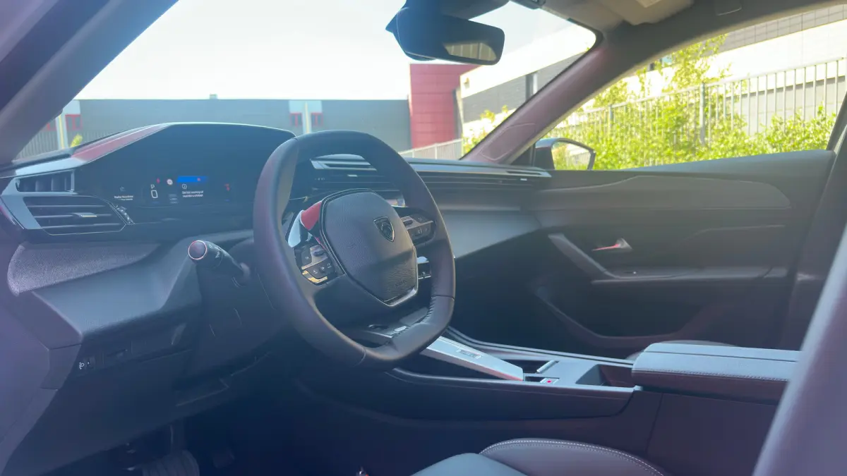 1.2 Allure Hybrid 145 | Apple Carplay/Android Auto | Camera | Adaptieve Cruise | Getint Glas | Navigatie | Climate Control | Draadloze telefoonlader | | Achterbank in delen neerklapbaar | Ac