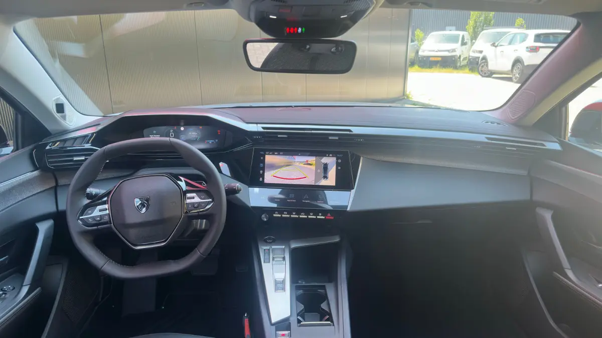 1.2 Allure Hybrid 145 | Apple Carplay/Android Auto | Camera | Adaptieve Cruise | Getint Glas | Navigatie | Climate Control | Draadloze telefoonlader | | Achterbank in delen neerklapbaar | Ac