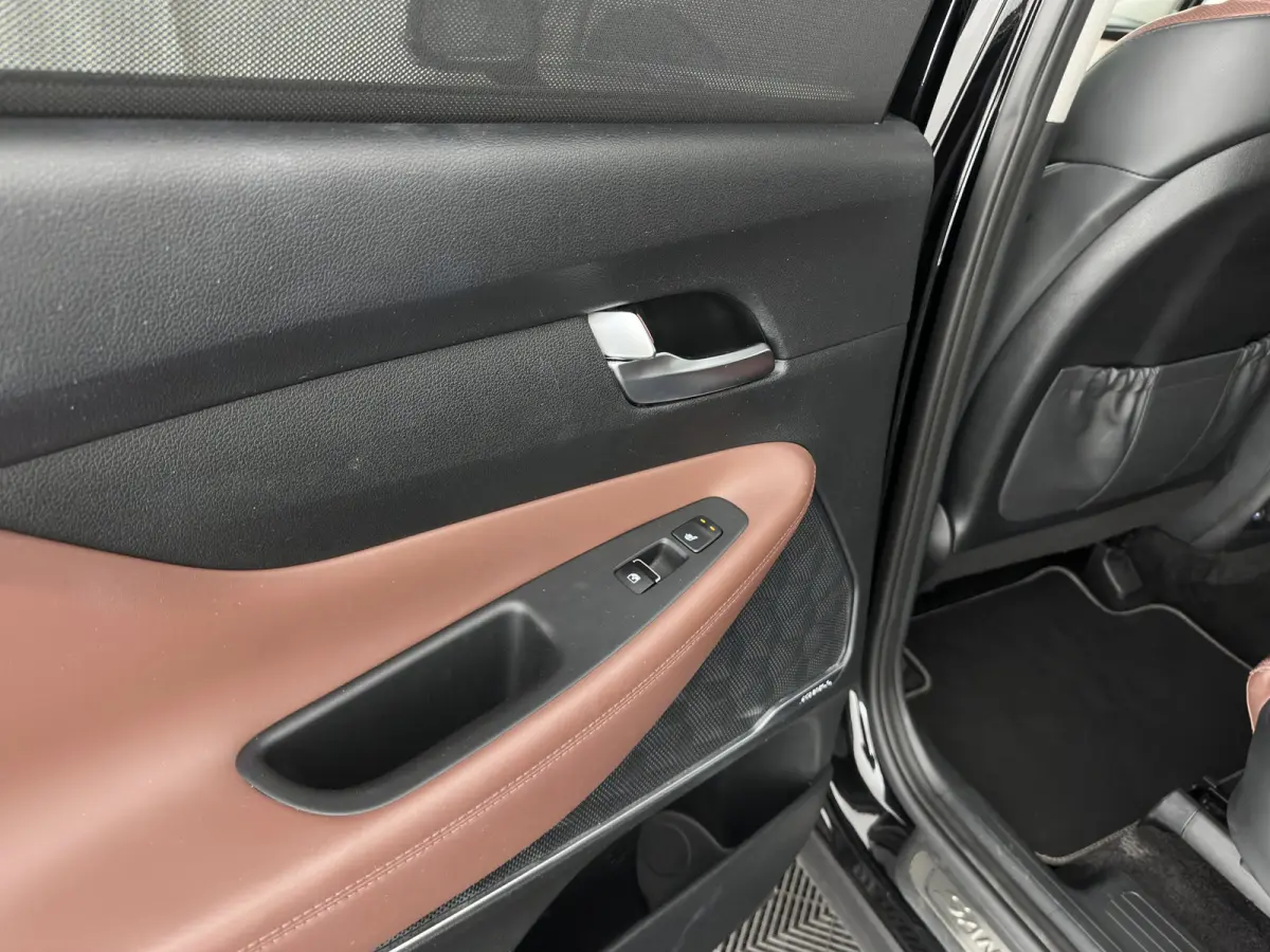 1.6 T-GDI PHEV Premium (Plug-in) (INCL-BTW) *HEAD-UP | LEATHER | FULL-LED | ADAPTIVE-CRUISE | TOP-VIEW | BLINDSPOT | MEMORY-PACK | DIGI-COCKPIT | SHIFTPADDLES | PRIVACYGLASS | NAVI-FULLMAP |